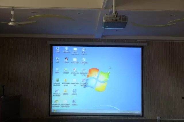 對于他們來說，一臺投影儀，是曾經不敢奢求的夢，現在，廣東博皓來幫助他們圓夢