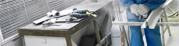 傳統(tǒng)打磨設(shè)備有諸多缺點(diǎn):灰塵大、污染環(huán)境、傷害身體健康、耗電過(guò)多