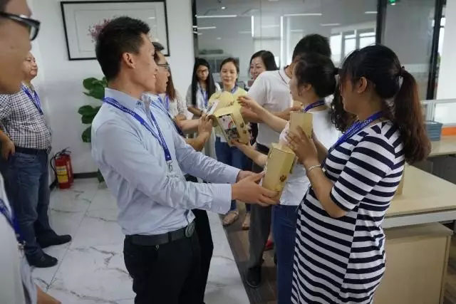 送上節日的祝福，你辛苦了